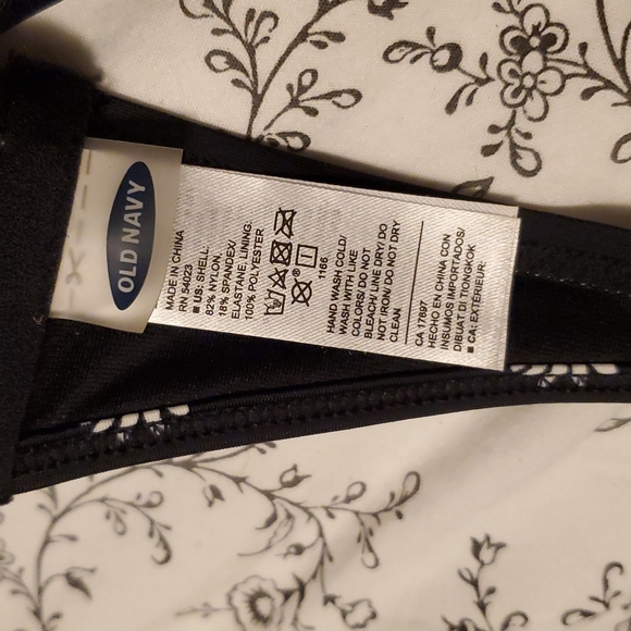 Lot of 3 xs swim tops - Picture 10 of 11